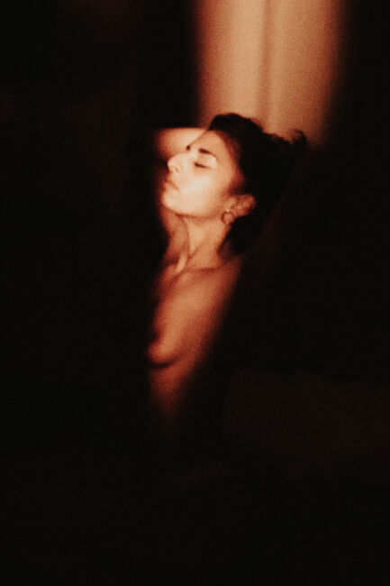 shooting intimiste boudoir sombre de nuit